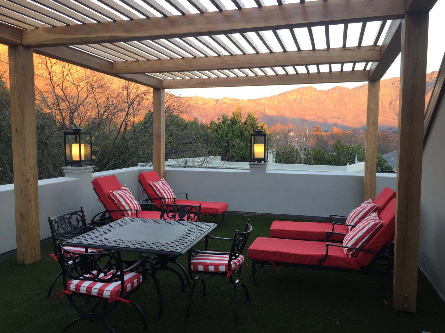 Svit med utsikt över bergen