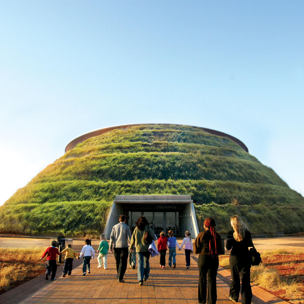 Tumulus B