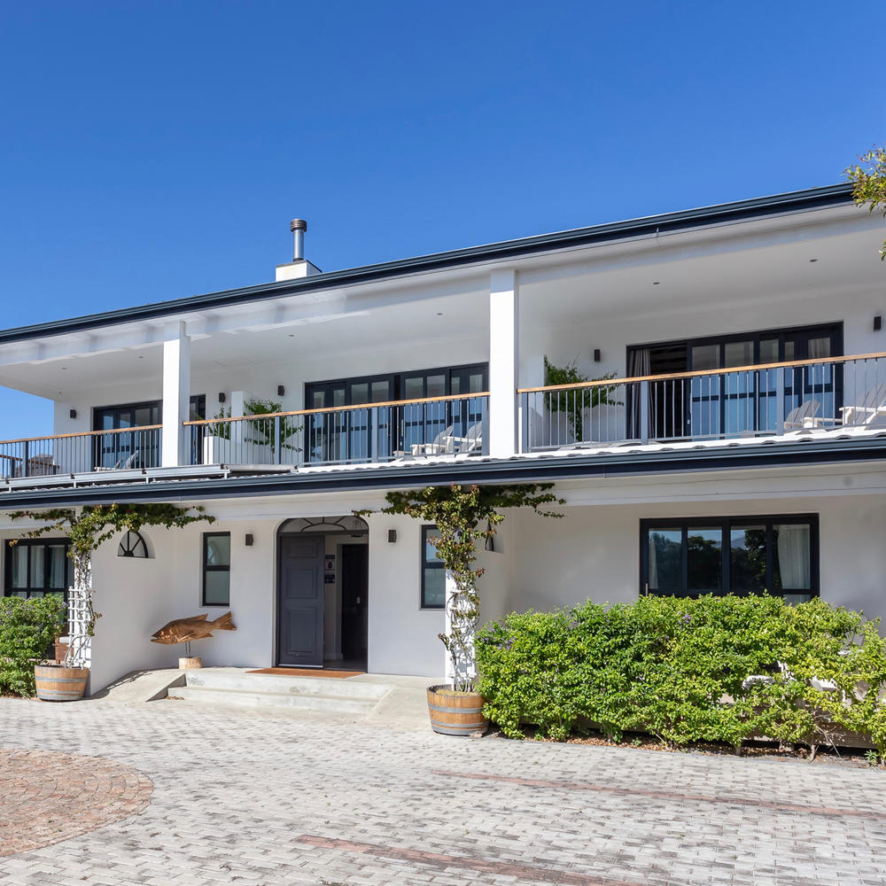 Whale Rock Luxury Lodge-item-2