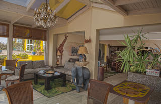 front lobby & dinning area 2