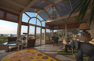 front lobby & dinning area 4