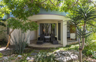 No5 Boutique Art Hotel by Mantis