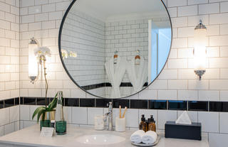 Stable Suites - Bathroom
