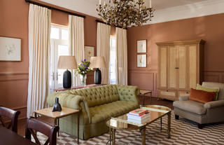 Deluxe One Bedroom Suite - Lounge