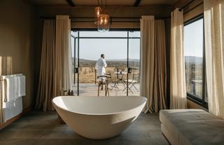 Suite Soaking Serenity