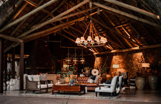 Dulini Moya - Main Lounge
