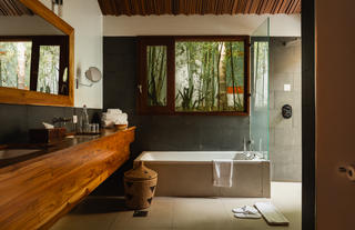 Superior King Suite Bathroom