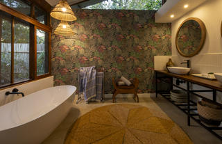 Honeymoon Suite Bathroom