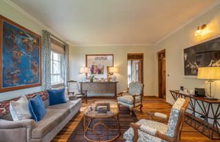 Lounge area in Finch Hatton Suite