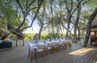 Setari Dining Deck