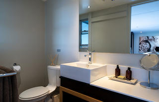 Accommodation - Standard Suite Bathroom