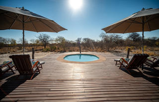 Exterior pool area family suite
