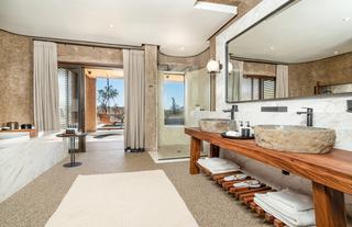 Luxury Suite En Suite Bathroom