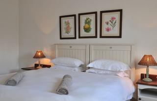 Opstal Equipped Cottages Bedroom