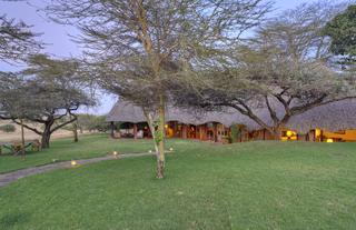 Elewana Kifaru House - Cottage exterior
