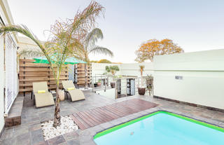 Galton House - Pool