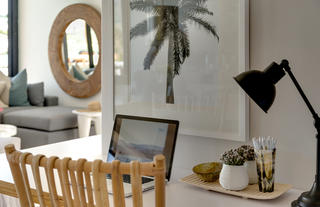 Guest's work space