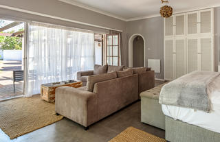 Executive Suite, No.1, lounge area
