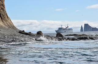 Yacht La Pinta