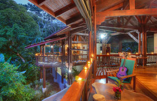 Restaurant & Bar
