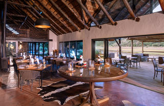 Dining & deck area