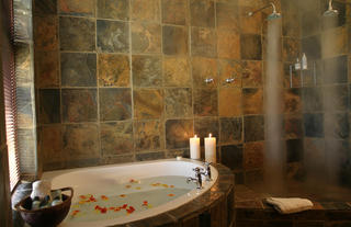 Jacuzzi bath in Honeymoon room