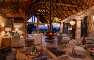 Bukela Game Lodge - Lounge At Dusk