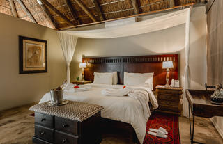 Bukela Game Lodge - Romantic Turndown - Luxury Suite