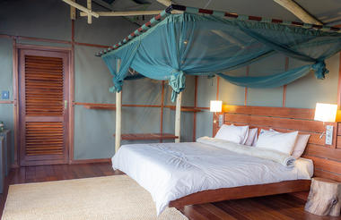 Ndhovu Safari Lodge - River Suite