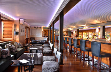 Bascule, Whisky, Wine and Cocktail Bar