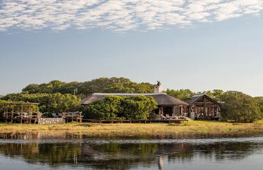 Mosaic Lagoon Lodge in summer