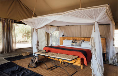 Kwihala - Guest tent room interior
