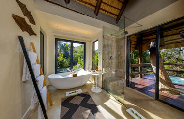 Luxury Suite - En-suite Bathroom