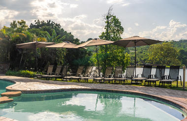 Swimming pool & Deck