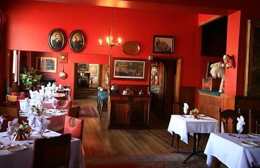 DieTuishuise & Victoria Manor Dining