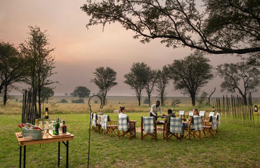 Ubuntu Camp - Guests enjoying sundowners