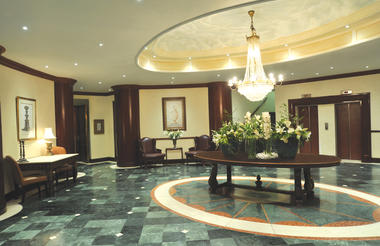 The Edward - Hotel Lobby