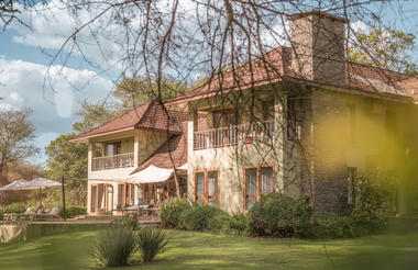 Siringit Villa Exterior