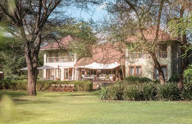 Siringit Villa Exterior