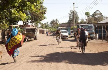 Bike trough village Mto Wa Mbu