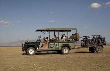 Safari car with bikes