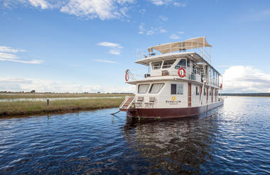 Pangolin Voyager Houseboat overview