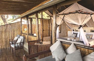 Old Mondoro - a bushcamp with all the comforts