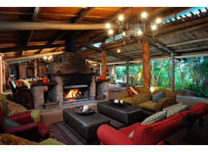 Ukhozi Lodge lounges