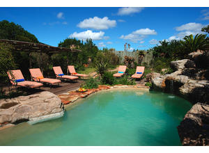 Ukhozi Lodge pool