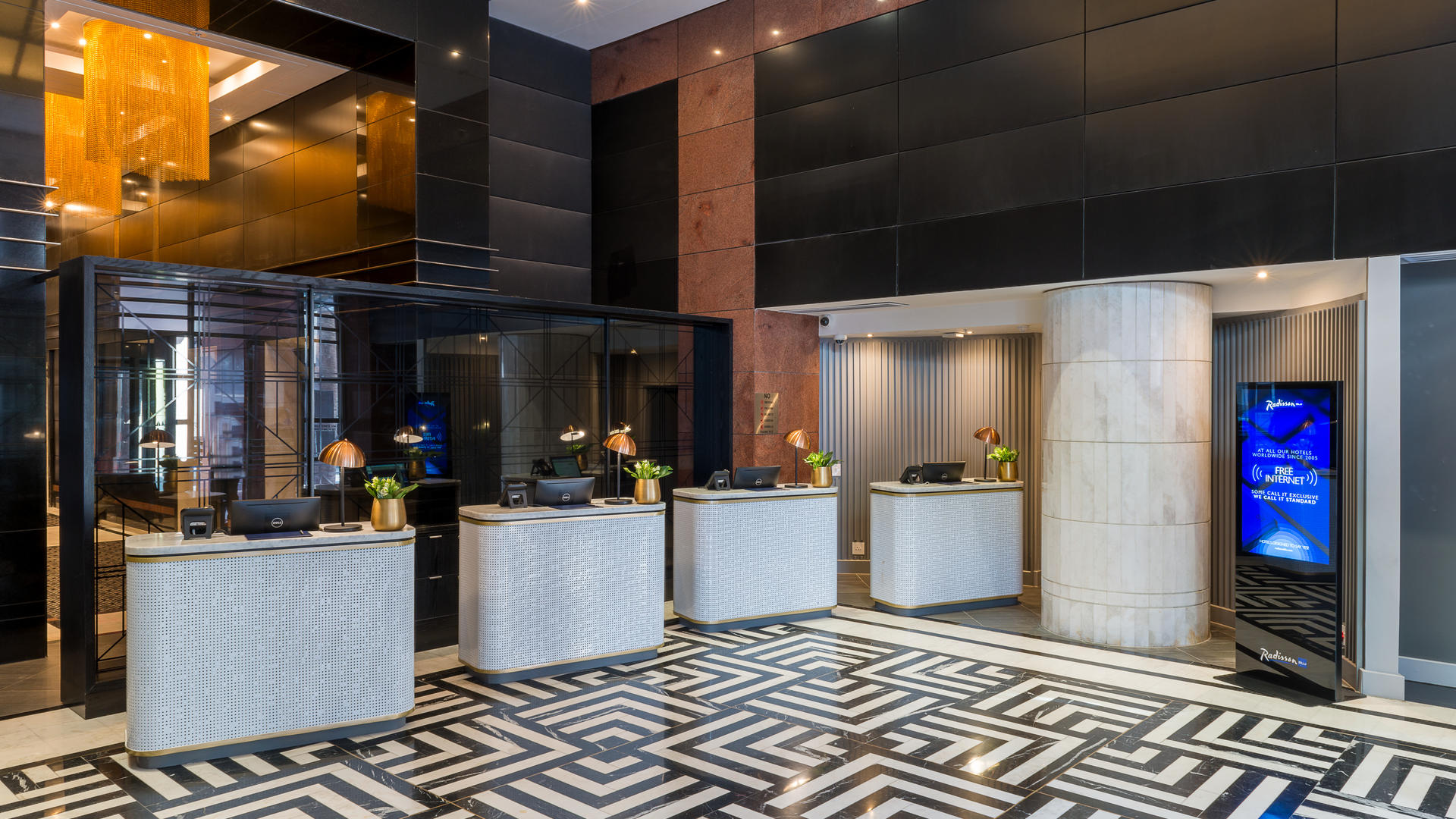 Radisson Blu Hotel & Residence Home