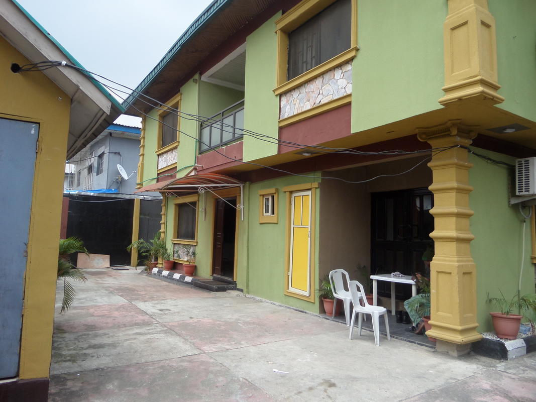 Qosmic Residence | Accommodation Opebi