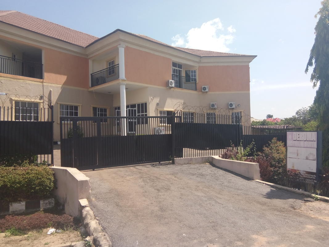 Deroma Hotel & Suites | Lugbe Accommodation