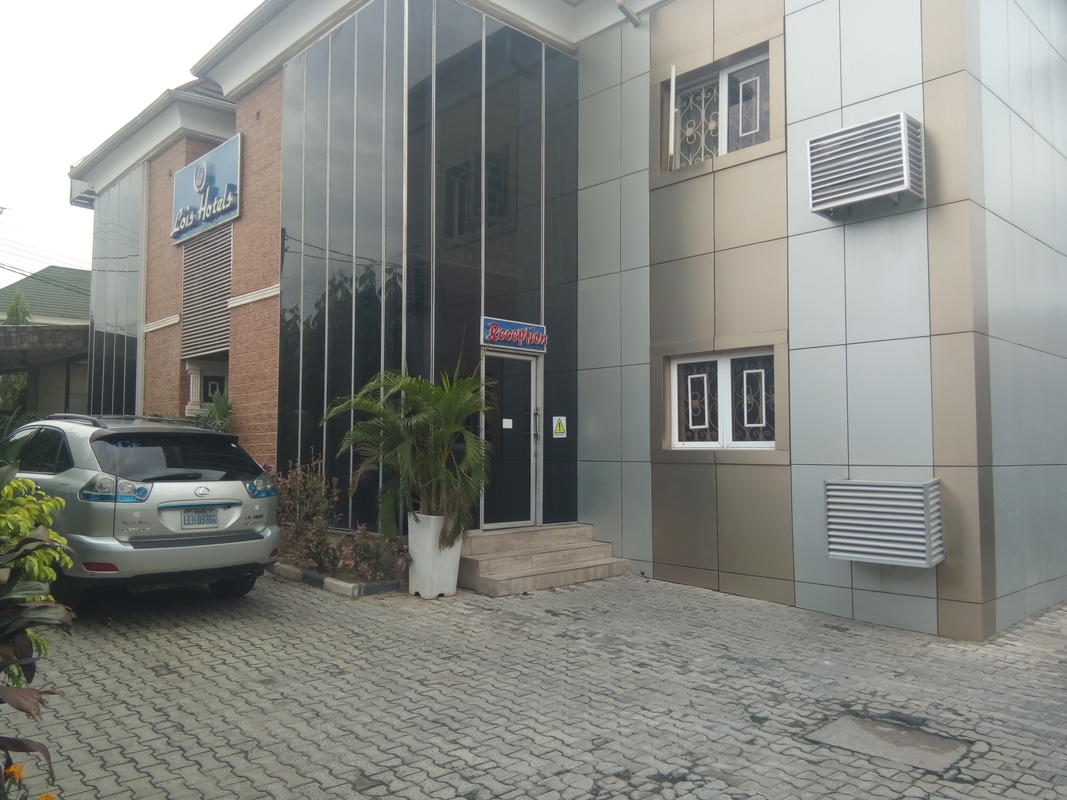 Lois Hotel | Accommodation Karsana
