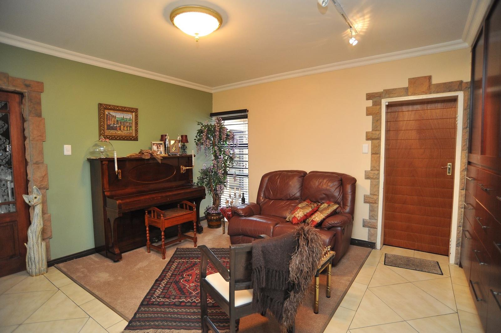 Sunset Manor Guest House Secure Your Hotel, SelfCatering, or Bed and